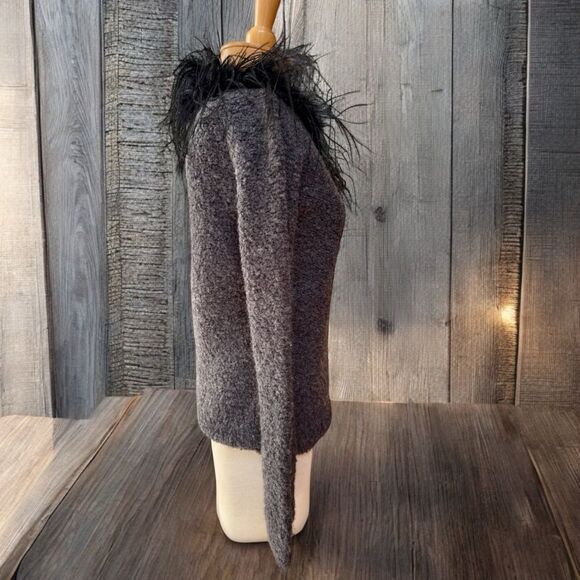 Radzoli stunning sweater wool bend with Ostrich feathers around the neckline'. M - Picture 3 of 7